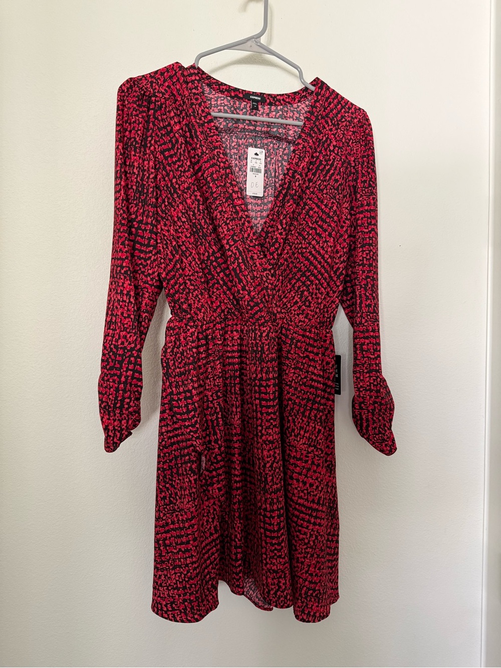 Express Red and Black Patterned Long-Sleeve V-Neck Dress